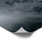 Wolken, die über Berge fließen Poster (Ecke)