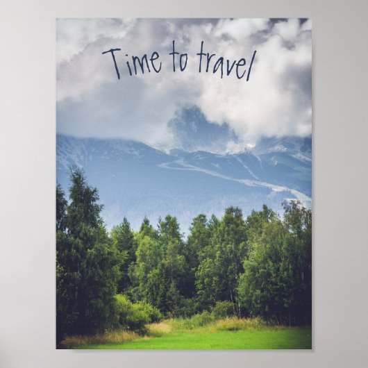 Wolken, die über Berge schwebend, anpassbar Poster (Vorne)