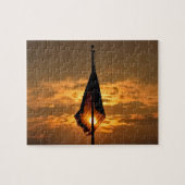 Wolken, Himmel und Flagge bei Sonnenuntergang - 8x Puzzle (Horizontal)