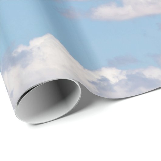 Wolken im blauen Himmel Geschenkpapier (Rolleneckpunkt)