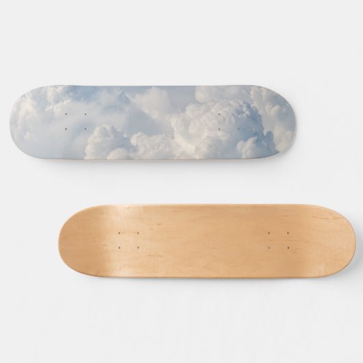 Wolken im Himmel Skateboard (Horizontal)