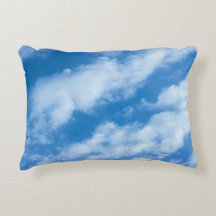 Wolken im Himmel und in Sky Blue