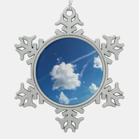 Wolken im Licht Schneeflocken Zinn-Ornament (Vorderseite)