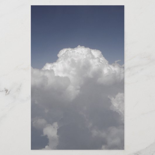 Wolken in 10.000 Metern Entfernung von einem Flugz Briefpapier (Vorderseite)
