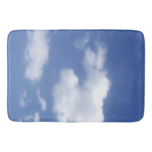 Wolken in blauem Himmel Badematte (Vorderseite)