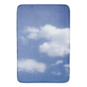Wolken in blauem Himmel Badematte (Vorderseite Vertikal)