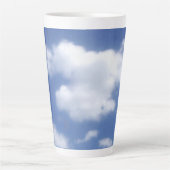 Wolken in blauem Himmel Milchtasse (Vorderseite)