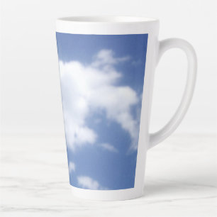 Wolken in blauem Himmel Milchtasse