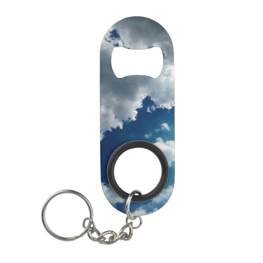 Wolken in einem blauen Himmel Mini Flaschenöffner (Vorderseite)