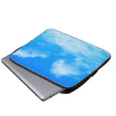 Wolken in Ottawa Blauer Himmel. Jetzt kaufen Laptopschutzhülle (Vorne Knopf)