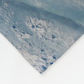 Wolken in Sumatra, Indonesien. Fleecedecke (Ecke)