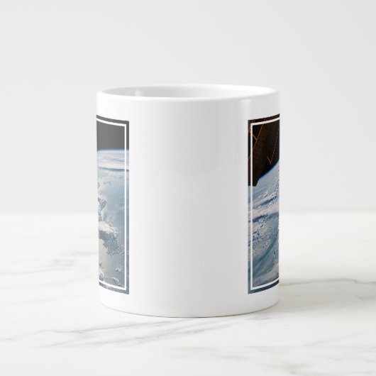 Wolken in Sumatra, Indonesien. Jumbo-Tasse (Vorderseite)