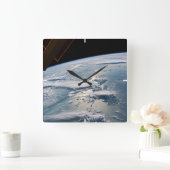 Wolken in Sumatra, Indonesien. Quadratische Wanduhr (Zuhause)