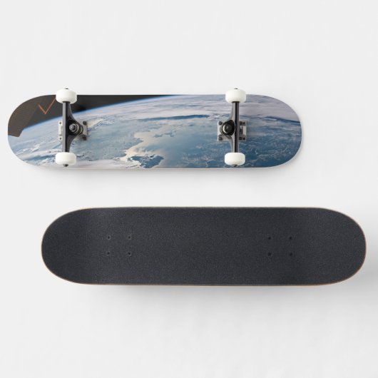 Wolken in Sumatra, Indonesien. Skateboard (Horizontal)