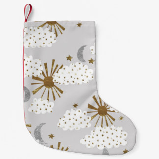 Wolken, Sonne und Mond, minimalistisches Muster. Kleiner Weihnachtsstrumpf