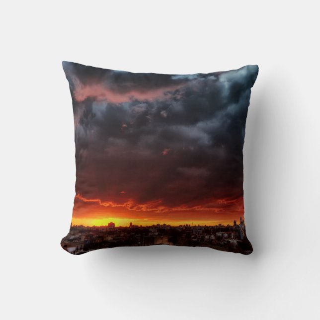 Wolken, Sonnenuntergang und Rot Kissen (Vorderseite)