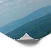 Wolken über Bergen Poster (Ecke)