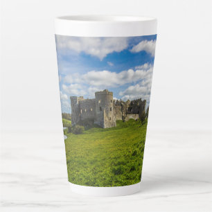 Wolken über Carew Castle Milchtasse