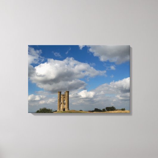 Wolken über dem Broadway Tower, Cotswolds Leinwand (Vorderseite)