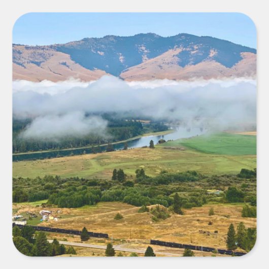 Wolken über dem Flathead River Quadratischer Aufkleber (Vorderseite)