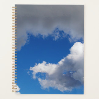 Wolken über dem Foto Bäume Planer