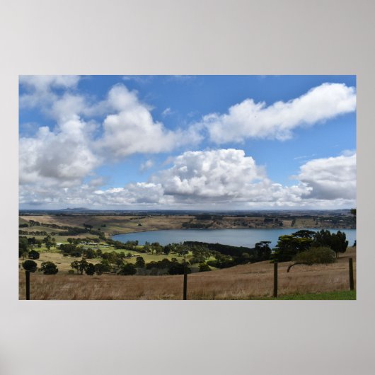 Wolken über dem Gnotuk Camperdown Poster (Vorne)