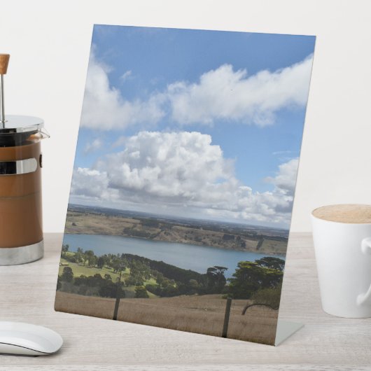 Wolken über dem Gnotuk-See Camperdown Sockelschild (In Situ)