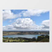 Wolken über dem Gnotuk-See Fensteraufkleber (Blatt)