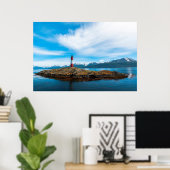 Wolken über dem Leuchtturm in der Nähe von Ushuaia Poster (Heimbüro)