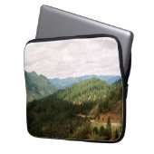 Wolken über dem Tal...... Laptopschutzhülle (Vorderseite Links)