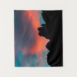 Wolken über den Bergen brennen Wandteppich