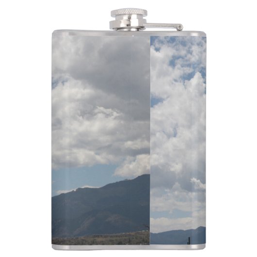 Wolken über den Rocky Mountains Flachmann (Rückseite)