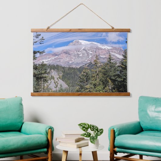 Wolken über Mount Rainier Landschaft Wandteppich Mit Holzrahmen (Wohnzimmer)