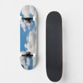 Wolkenblauer Himmel Skateboard (Vorne)