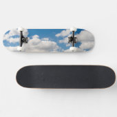 Wolkenblauer Himmel Skateboard (Horizontal)