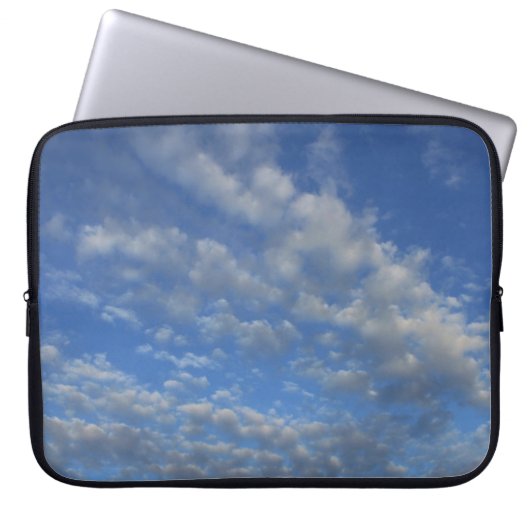 Wolkendecke Laptopschutzhülle (Vorderseite)
