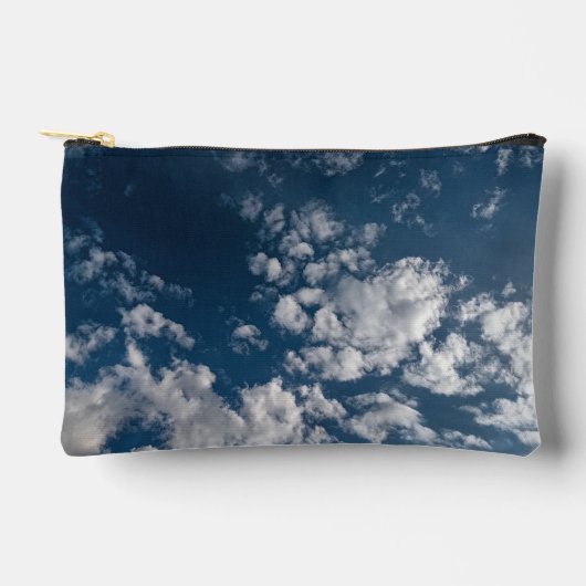Wolkenflecken Zubehörtasche (Vorderseite)