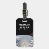 Wolkenformationen rund um den Sonnenuntergang vor  Gepäckanhänger (Vorderseite vertikal)