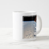 Wolkenformationen rund um den Sonnenuntergang vor Jumbo-Tasse (Vorderseite Rechts)