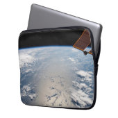 Wolkenformationen rund um den Sonnenuntergang vor  Laptopschutzhülle (Vorderseite Links)