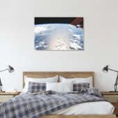 Wolkenformationen rund um den Sonnenuntergang vor  Leinwanddruck (Insitu (Schlafzimmer))