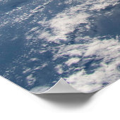 Wolkenformationen rund um den Sonnenuntergang vor  Poster (Ecke)