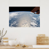 Wolkenformationen rund um den Sonnenuntergang vor  Poster (Küche)