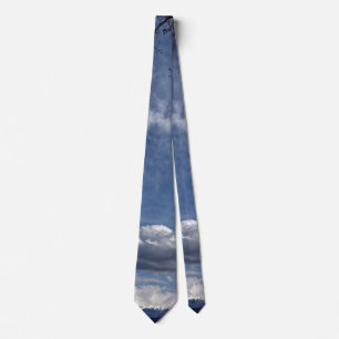 Wolkenherde am blauen Himmel Krawatte