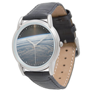 Wolkenkratzer im Südindischen Ozean. Armbanduhr