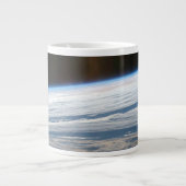 Wolkenkratzer im Südindischen Ozean. Jumbo-Tasse (Vorderseite)