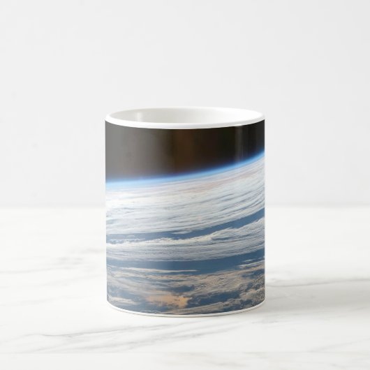 Wolkenkratzer im Südindischen Ozean. Kaffeetasse (Mittel)