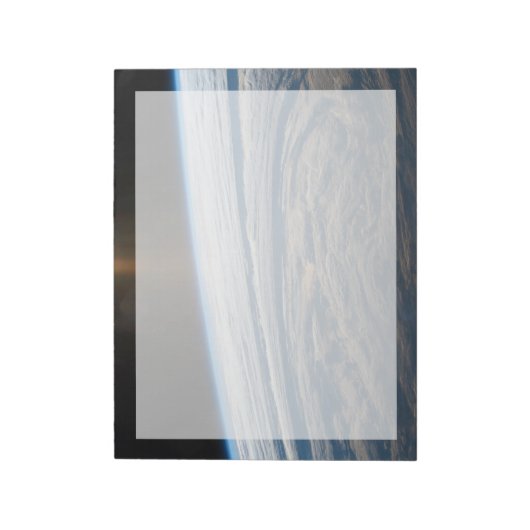 Wolkenkratzer im Südindischen Ozean. Notizblock (Rotiert)