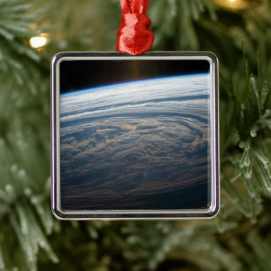 Wolkenkratzer im Südindischen Ozean. Ornament Aus Metall