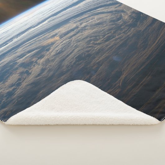 Wolkenkratzer im Südindischen Ozean. Sherpadecke (3/4)